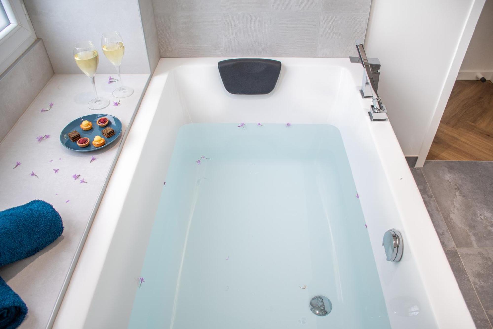 L'Appartement Des Ducs Avec Baignoire Double Нант Екстер'єр фото